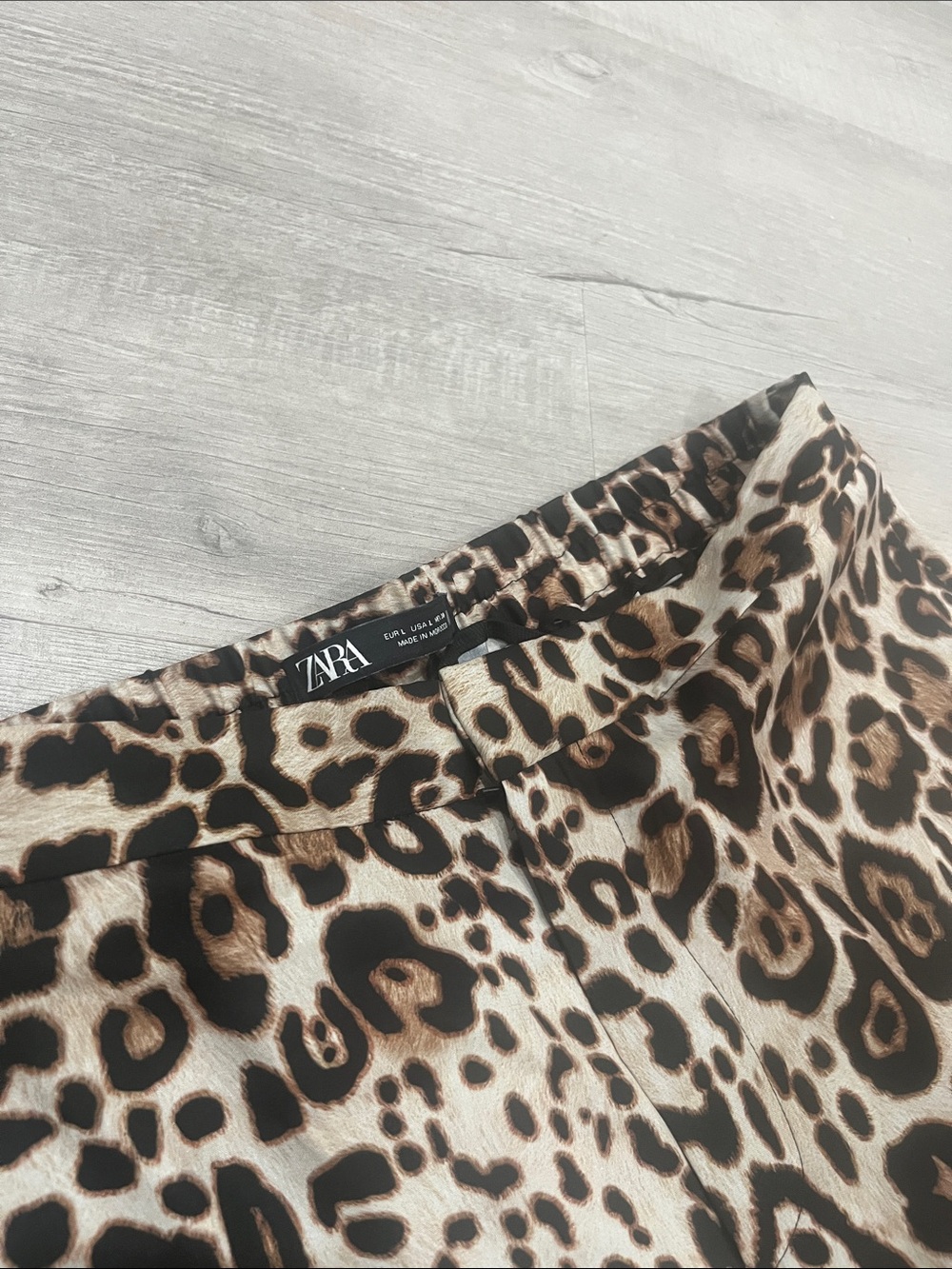 ✨Zara Leopard Print Pants✨ - Picture 2 of 7